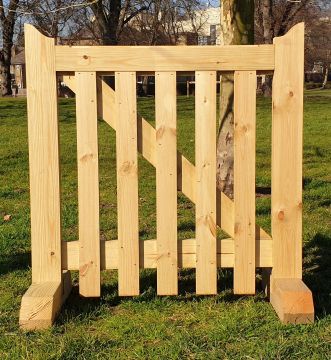 Palisade flat top, frame ledged and braced gate