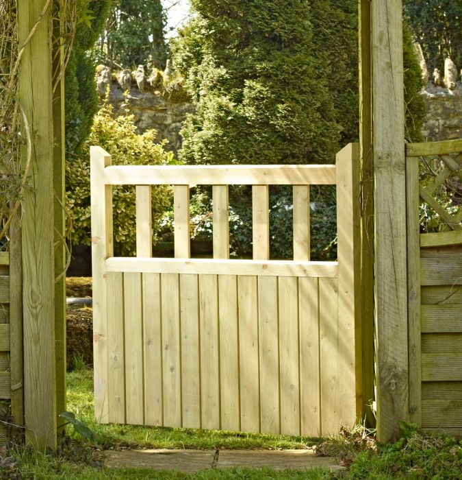 Lodge style gate