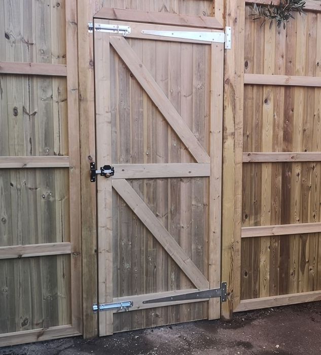 Tongue and groove gate (Vertical)